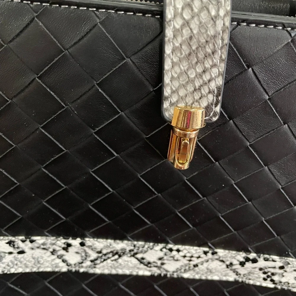 Black Woven hand / cross body with Snake-Print Trim - Women Bags .women’s